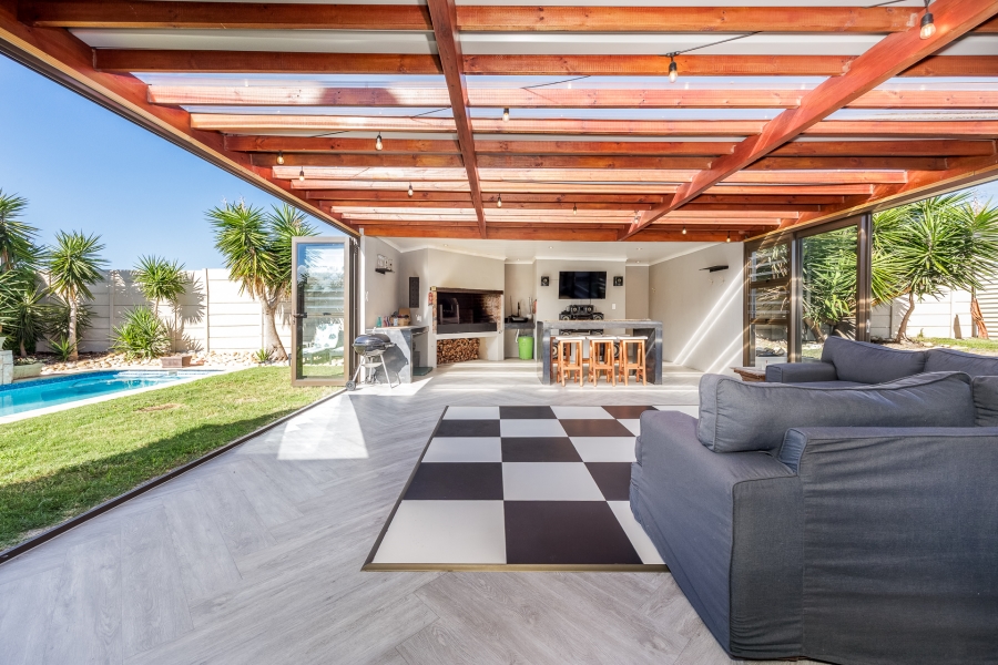 4 Bedroom Property for Sale in Rouxville Western Cape